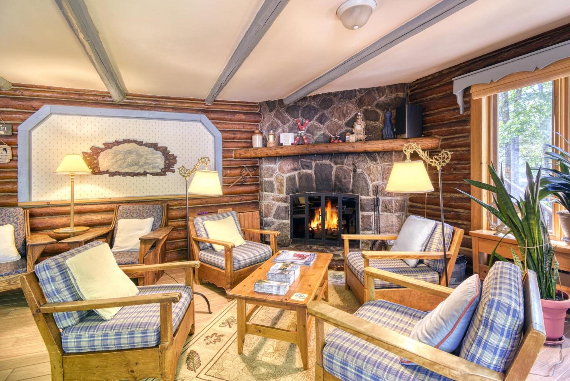Auberge Le Lupin-Self Check-In มงต์-ทร็องบล็องต์ ภายนอก รูปภาพ